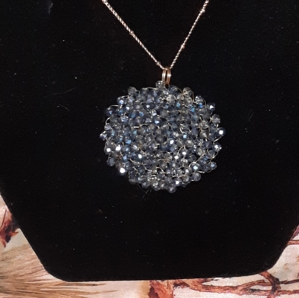 Woven sparkle bead pendant and necklace goldtone